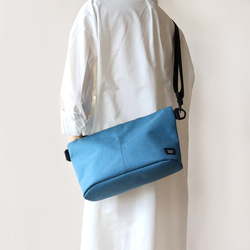 旅行や街歩きに！ 軽量&撥水 ショルダーバッグ / ブルー ショルダー