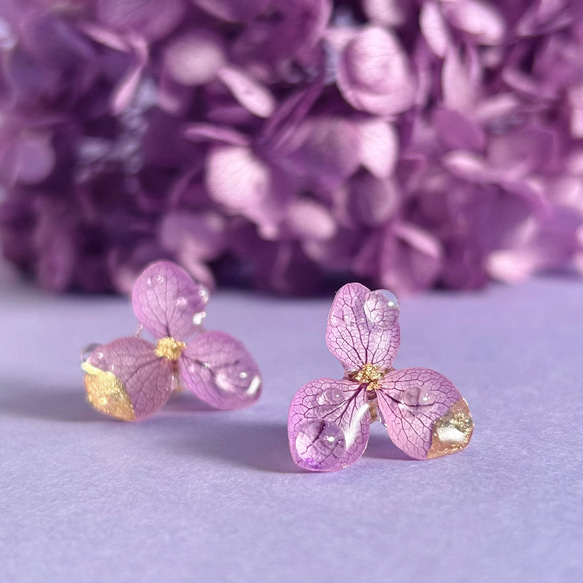 【再販】花雫ピアス(イヤリング)〜紫陽花一輪〜 1枚目の画像