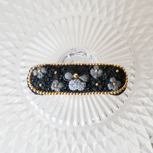 シック＆ゴージャス 〛お花手刺繍ヘアバレッタ_No.B5 バレッタ