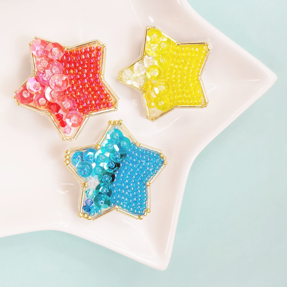 キラキラおほしさま✴ブローチ/キーホルダー/ﾊﾞｯｸﾞﾁｬｰﾑ ブローチ