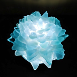 【オーダー】シーグラスのお花のランプシェード ライトブルー 氷蓮華（ひれんげ）クリスマスラッピング対応【海灯花】 3枚目の画像