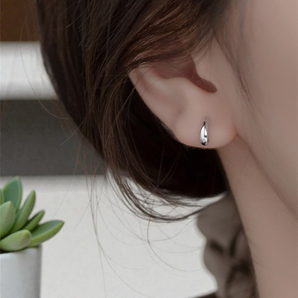 ピアス レディース 18K アレルギー対応 小さめ シルバー ゴールド 雫 しずく ティア ドロップ 仕事 プレゼント 2枚目の画像