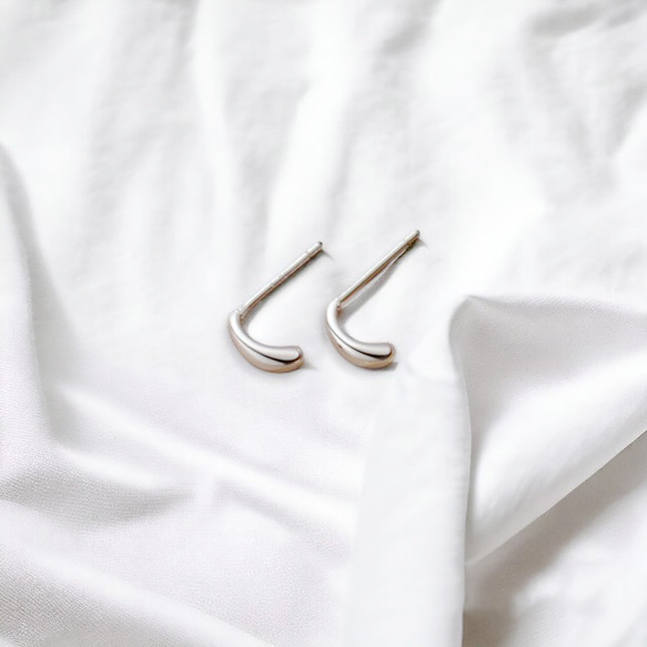 ピアス レディース 18K アレルギー対応 小さめ シルバー ゴールド 雫 しずく ティア ドロップ 仕事 プレゼント 5枚目の画像