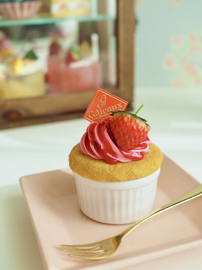 おまとめ☆苺ケーキの小物入れ☆フェイクスイーツ 食品サンプル ☆苺ホールケーキの小物入れ☆缶 フェイクスイーツ 食品サンプル