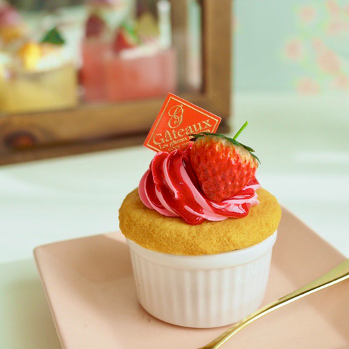 苺のカップケーキ小物入れ その他置物 プリマトルテ -クレイ