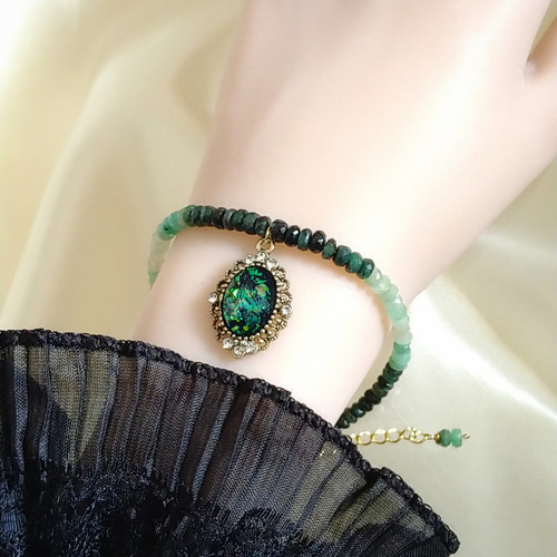 ♡大切な人との絆を深める 〔宝石の女王〕エメラルドとアンティーク 