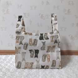 １５３４．可愛い猫柄　ナイロンオックス　畳みやすいエコバッグ　コンビニエコバッグ　再販 1枚目の画像
