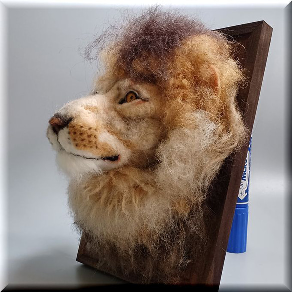 羊毛フェルト　ライオン　額縁入りライオン　ライオンフィギュア 5枚目の画像
