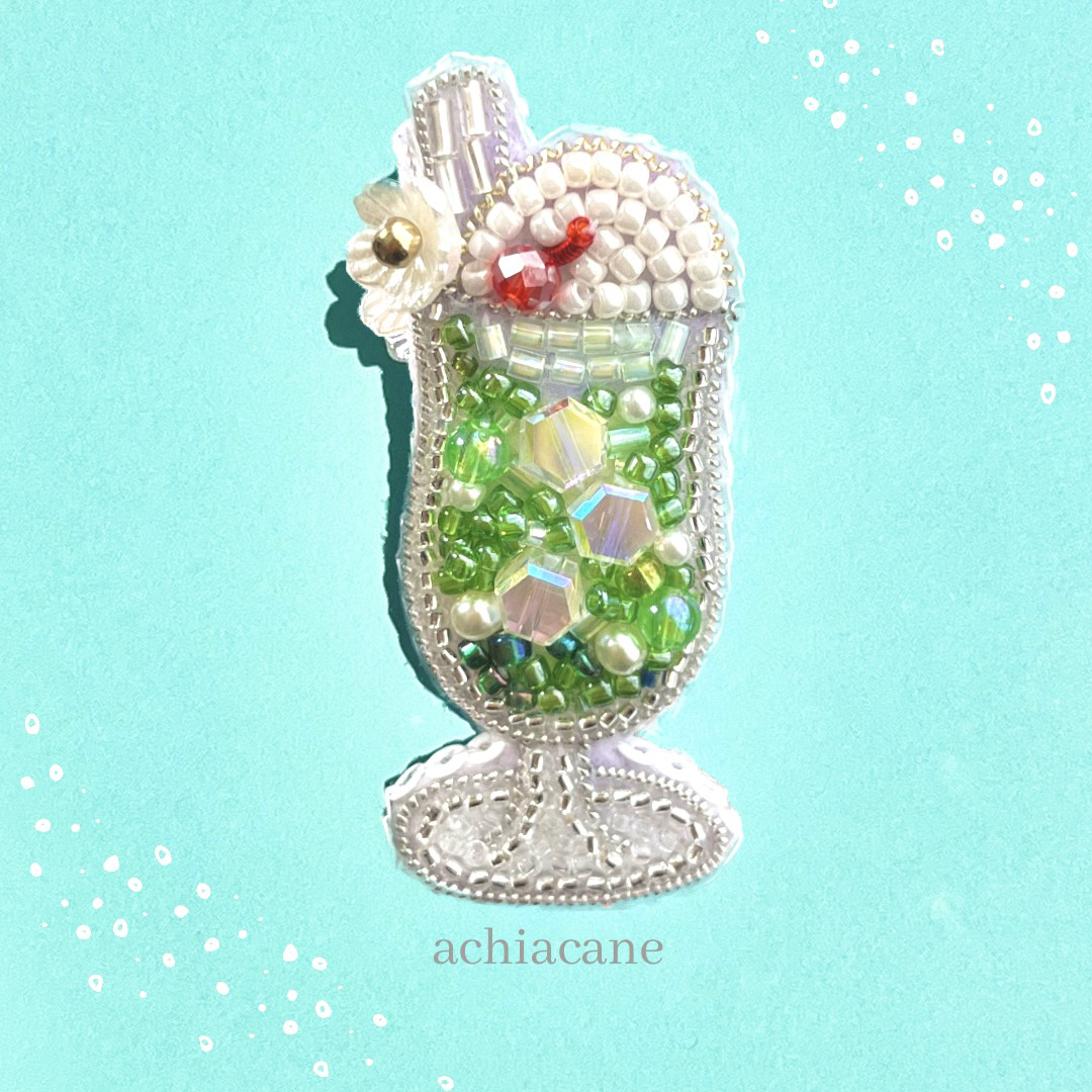 SALE】✳︎ クリームソーダ ✳︎ ビーズ 刺繍 ブローチ ブローチ