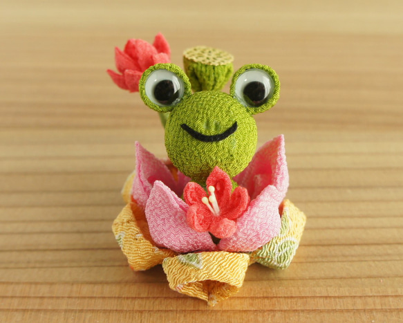 つまみ細工 ちりめん カエル かえる 蓮の花 蓮の実 ハス 睡蓮 その他