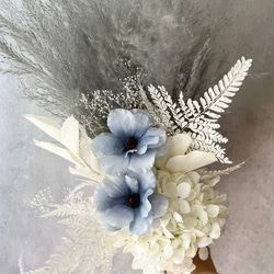 紫陽花とかすみ草のブルーグレーのブーケ 9枚目の画像