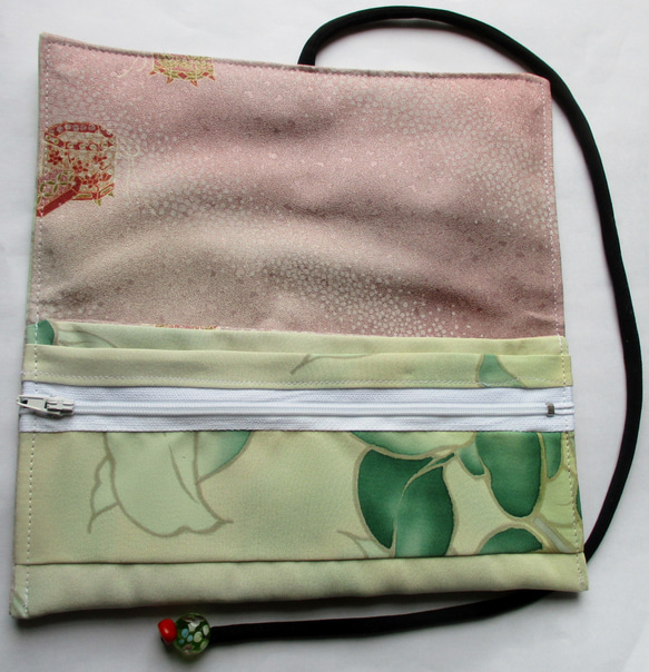 ７１３２　花柄の着物で作った和風財布・ポーチ　＃送料無料 5枚目の画像