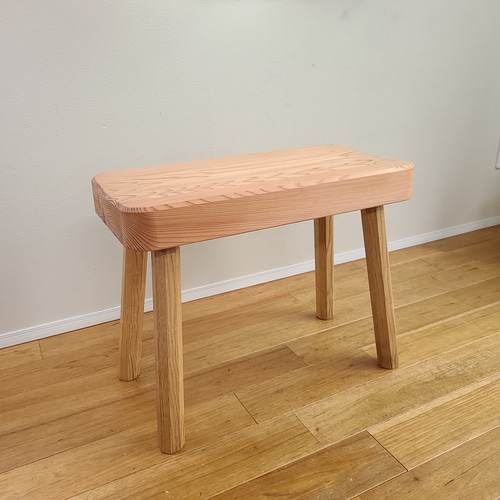 華やかなスツール 杉 タモ 木製 八角脚 ベンチ 無垢 イス サイド