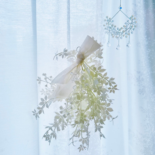 素晴らしい景観！スノーホワイトドゥルージーキャップ水晶クラスター③ 樹氷のきらめき〜ジュエルサンキャッチャー［スノーオーロラフロスト