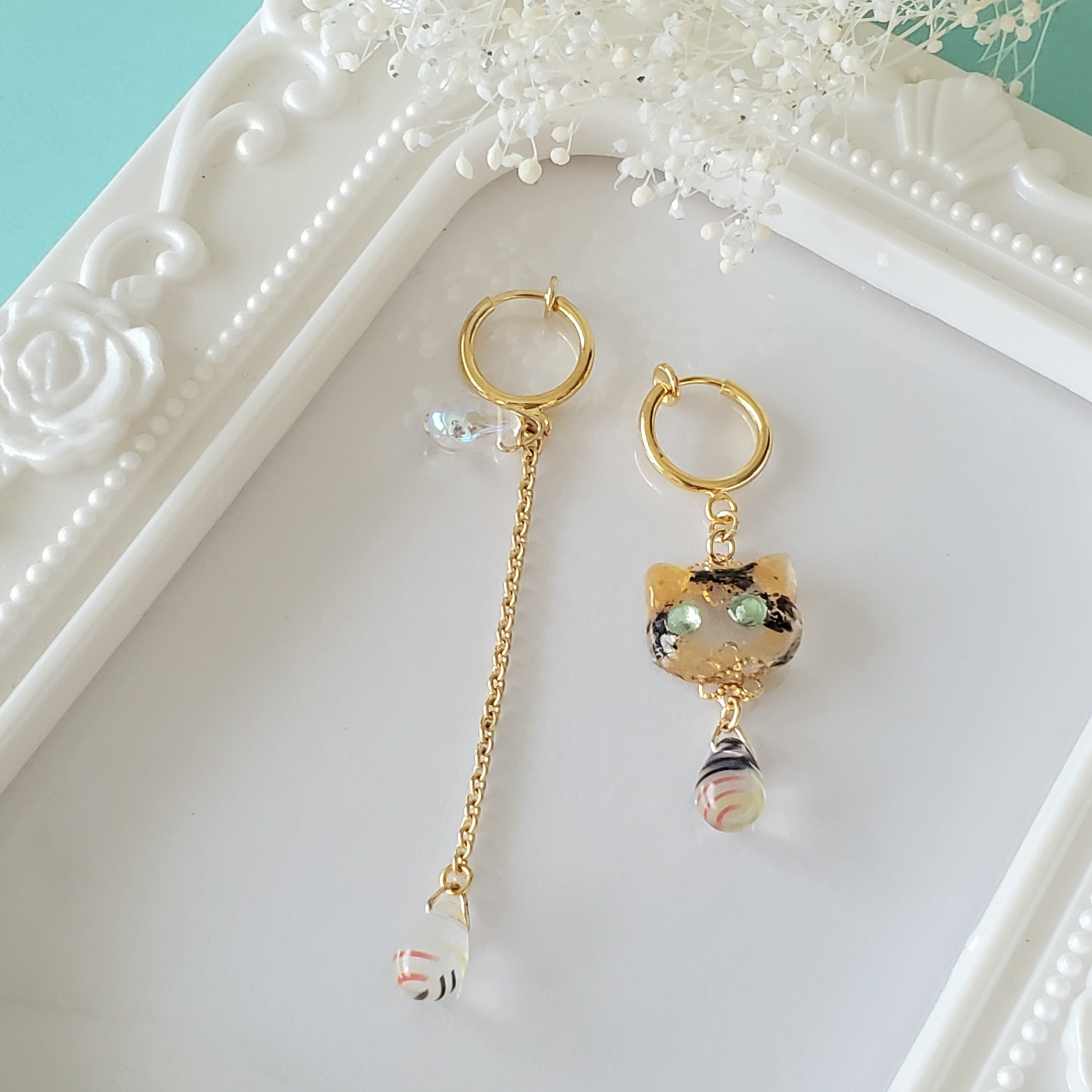 【2358】ぐで猫　アクセサリー　イヤリング　レジン　天然石　寒桜　青　ニャンコ