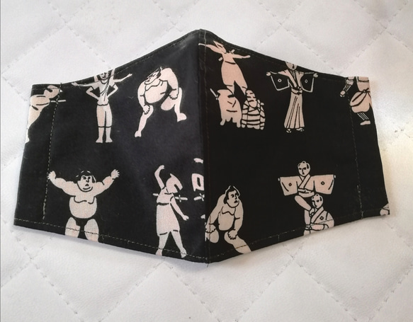 相撲柄】黒地にお相撲さん柄の和風立体マスク 忍者 手作り布マスク 布 