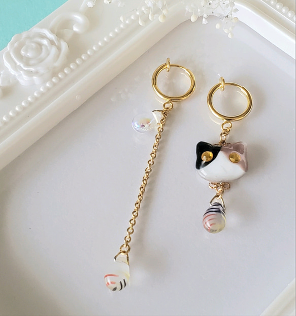 sale!〕にゃんこピアス☆チェコガラス☆三毛猫☆レジン☆猫ジュエリー 猫イヤリング☆透け感✨ ピアス(フック・チェーン) coosan 通販|Creema(クリーマ) キラキラ☆クリアにゃんこ チャーム キーホルダー アクセサリー