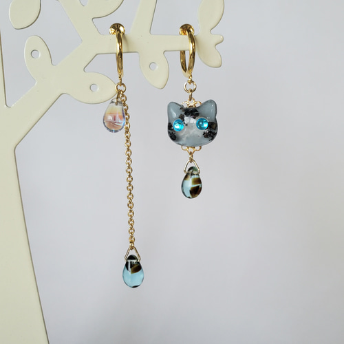 猫ピアス☆イヤリング☆チェコガラス☆サバトラ猫☆レジン☆猫