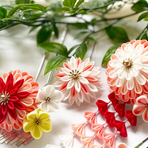 七五三髪飾り　七歳　7才　髪飾り　パステル　ピンク　白　藤　オレンジ　つまみ細工 七五三 髪飾り 7歳 日本製 2点セット「赤×白・ピンク×白