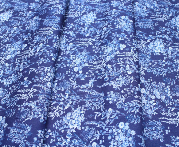 カットクロス Windham Fabrics English Garden 51831-2 Bouquet Navy 4枚目の画像