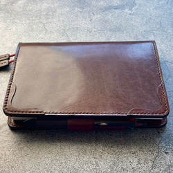 【手縫】チョコ本革B6手帳カバー（角飾り）2本しおり付（バタフライストッパー） 3枚目の画像