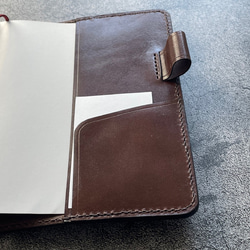 【手縫】チョコ本革B6手帳カバー（角飾り）2本しおり付（バタフライストッパー） 8枚目の画像