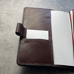 【手縫】チョコ本革B6手帳カバー（角飾り）2本しおり付（バタフライストッパー） 7枚目の画像