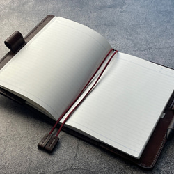 【手縫】チョコ本革B6手帳カバー（角飾り）2本しおり付（バタフライストッパー） 6枚目の画像