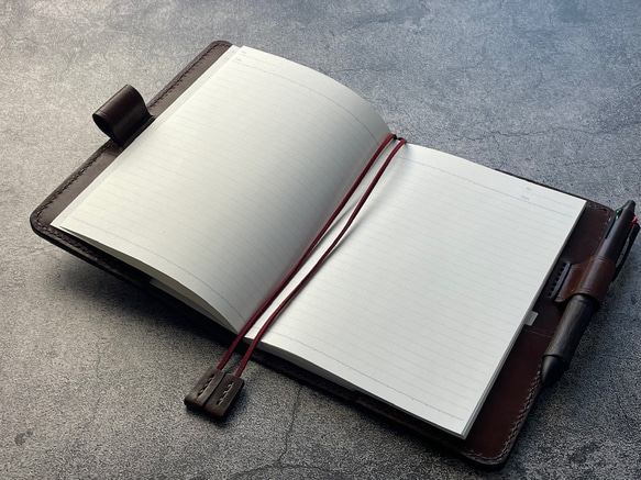 【手縫】チョコ本革B6手帳カバー（角飾り）2本しおり付（バタフライストッパー） 6枚目の画像