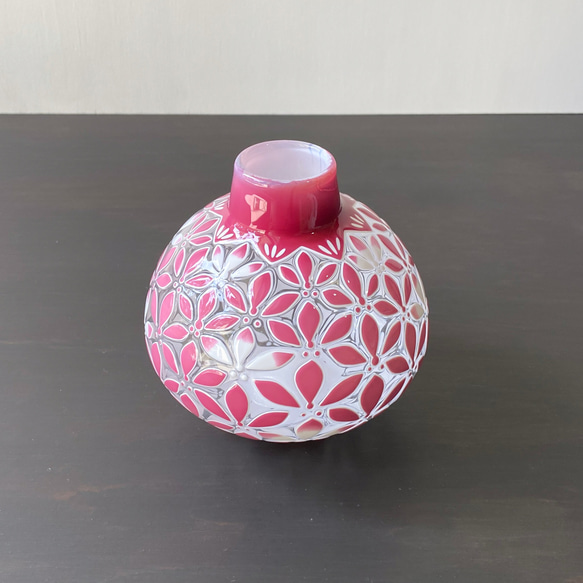 桃の絵柄 陶器花瓶 今右衛門窯 桃絵花瓶