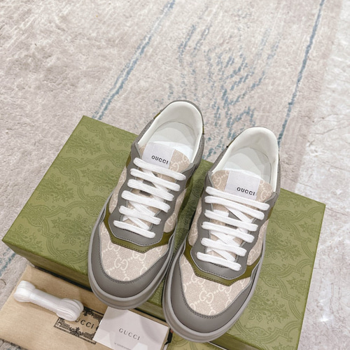 Gucci 厚底スニーカー　23cmの方へ　定価約10万円　完璧をお求めの方は✕ Gucci 厚底スニーカー 23cmの方へ 定価約10万円 完璧をお求めの方は