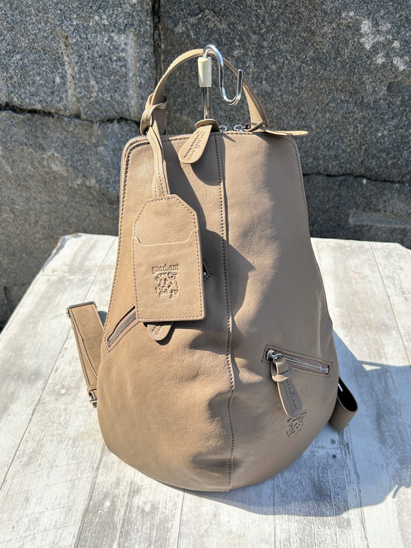 <50%OFFSALE> 【カードケース付き カラフルビーンズリュックR 】レザーリュック（本革）BEIGE 7枚目の画像