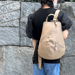 <50%OFFSALE> 【カードケース付き カラフルビーンズリュックR 】レザーリュック（本革）BEIGE 1枚目の画像