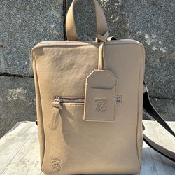 <50%OFFSALE>【カードケース付き コの字デザインジッパーリュックR】レザーリュック（本革）BEIGE 5枚目の画像