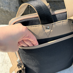 <50%OFFSALE>【カードケース付き コの字デザインジッパーリュックR】レザーリュック（本革）BEIGE 14枚目の画像