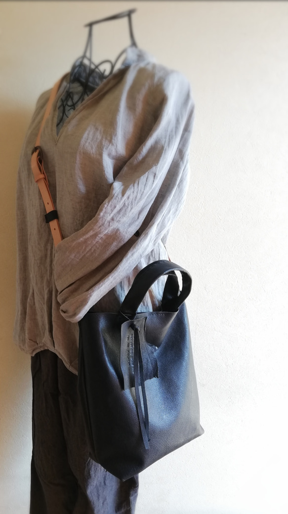 shoulder tote 　黒色　ピッグスキンレザー 18枚目の画像