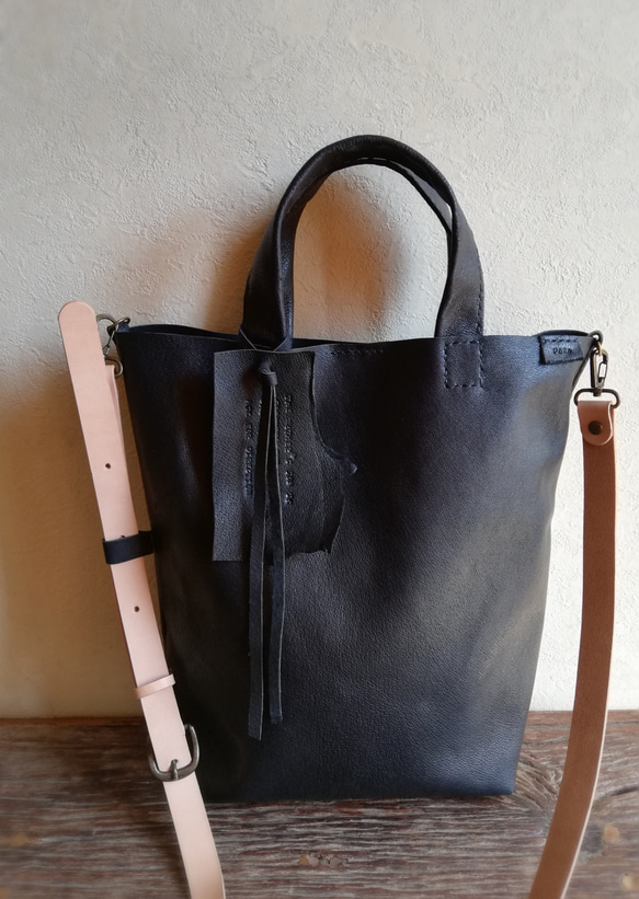 shoulder tote 　黒色　ピッグスキンレザー 1枚目の画像