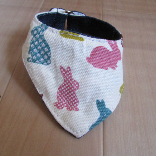 お名前の刺繍入り小さいうさぎのバンダナ【赤ちゃんうさぎ用