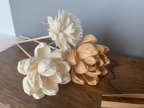 【リードスティック】香りを楽しむひのきのお花 ルームディフューザー アートフラワー 天然素材 エコなインテリア雑貨　蓮 6枚目の画像