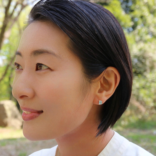 ☆アクアマリンの原石のピアス/ 片耳ピアス 18金 一点物 ピアス