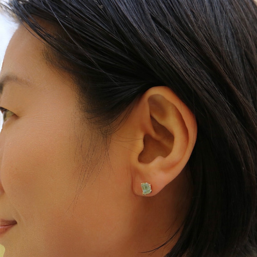 ☆アクアマリンの原石のピアス/ 片耳ピアス 18金 一点物 ピアス