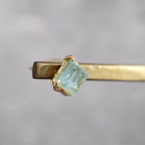 アクアマリン片耳用ピアス K18 アクアマリン 軟骨ピアス・ボディピアス パーツ│誕生日プレゼント