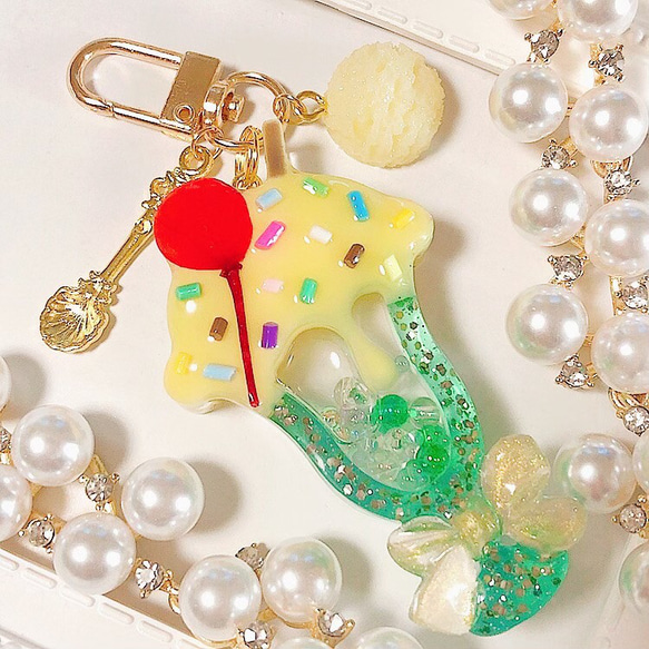 いちごクリームソーダ♡レジン・チャーム・シャカシャカシェイカー