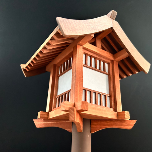 木灯籠(もくとうろう) おしゃれな炎揺らぐLEDライト 小さめサイズ