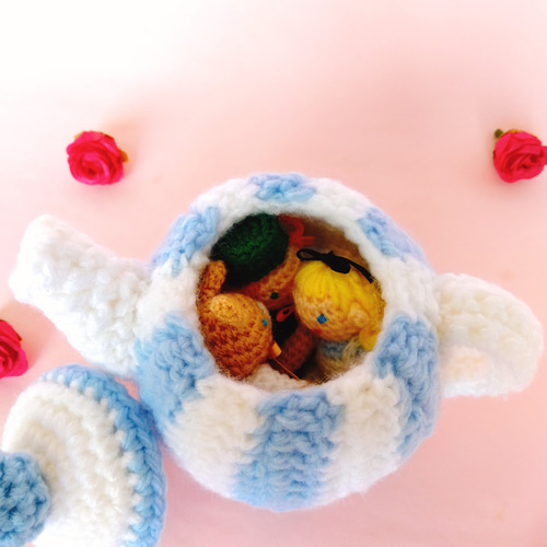 受注制作・「不思議の国のアリス」のお茶会set あみぐるみ