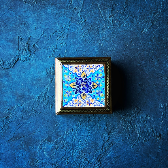 ペルシャの象嵌細工（寄木細工） 小箱　正方形 M （7cm）【ハータムカーリー118】 2枚目の画像