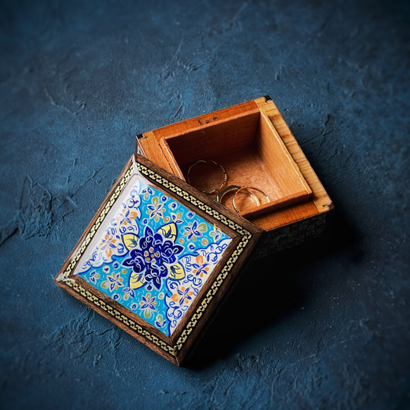 ペルシャの象嵌細工（寄木細工） 小箱　正方形 M （7cm）【ハータムカーリー118】 1枚目の画像