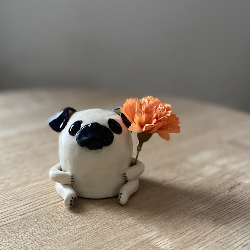 パグさん 陶器 置物 パグ 犬 その他置物 アトリエ•アマヤドリ パグさん 陶器 置物 パグ 犬 その他置物 アトリエ•アマヤドリ