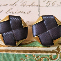 ヴィンテージ ツヤやか筋模様８角形の金飾りネイビーボタン２個セット 2枚目の画像