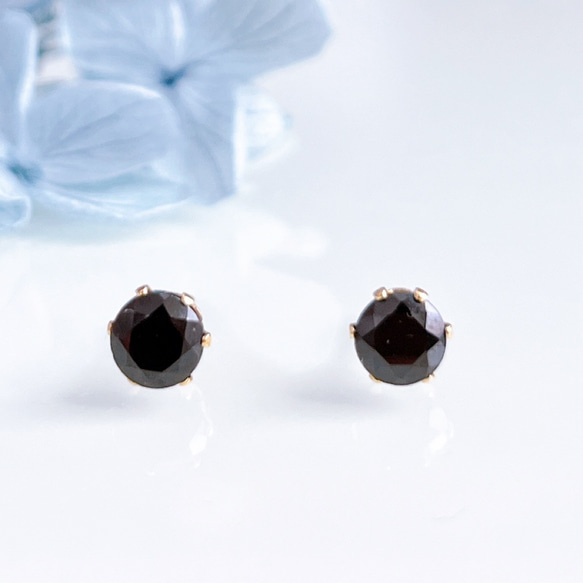 [八月生日石] 黑色尖晶石成人黑色耳環手術不鏽鋼/14kgf 一對男女皆宜 第4張的照片